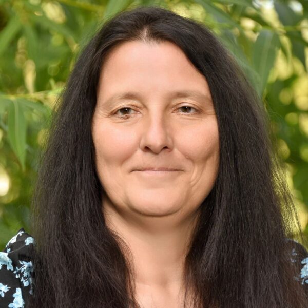 Porträt von Evelyn Bouhs